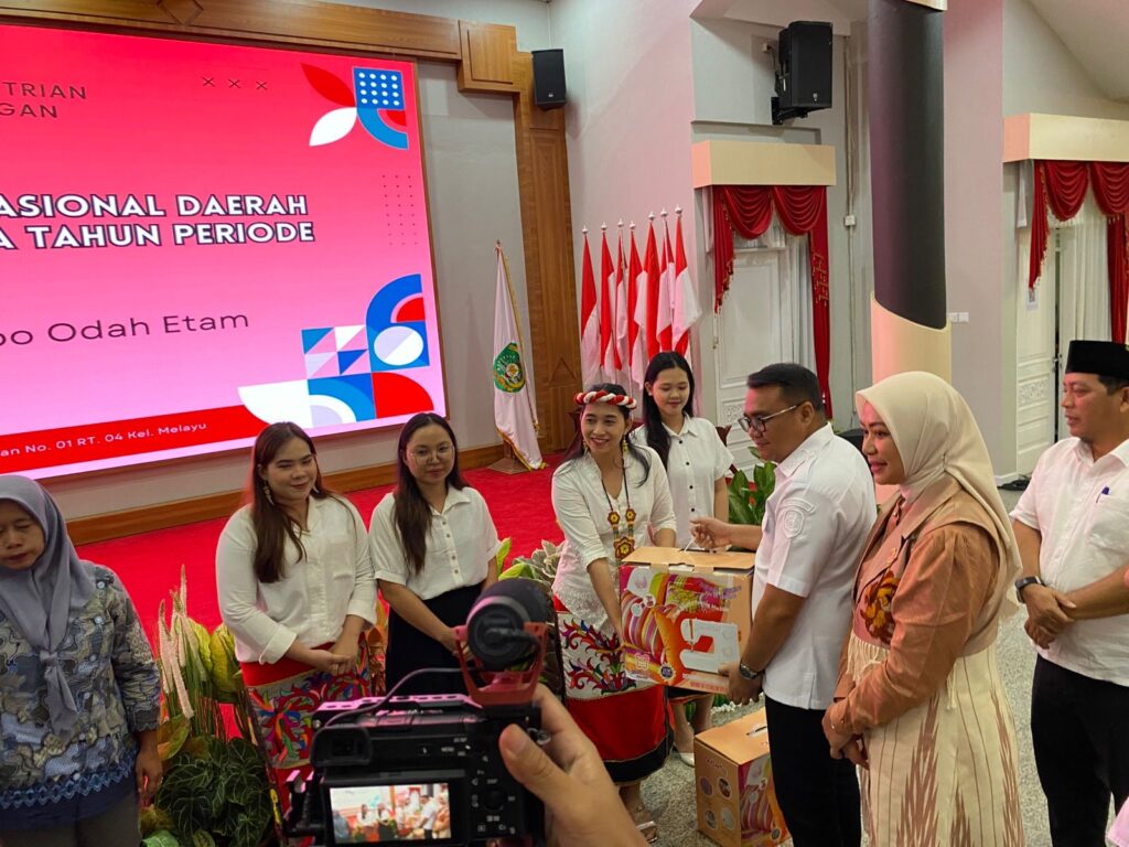 Dekranasda Kukar Resmi Dilantik, Bupati Aulia Dorong Penguatan SDM dan Kerajinan Lokal