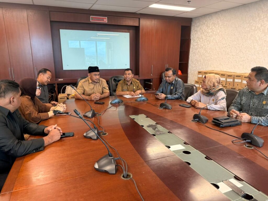 Demi Ketertiban dan Kenyamanan Warga, Hamdiah Kawal Raperda Strategis Kukar