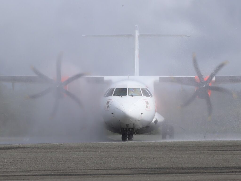 Penerbangan Perdana Wings Air Samarinda–Melak Resmi Mengudara, Akses Kubar Kian Terbuka