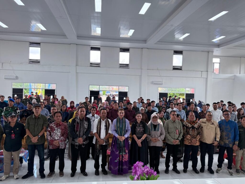Gubernur Kaltim Resmikan Aula SMKN 3 Sendawar, Perkuat Pendidikan Vokasi di Kubar