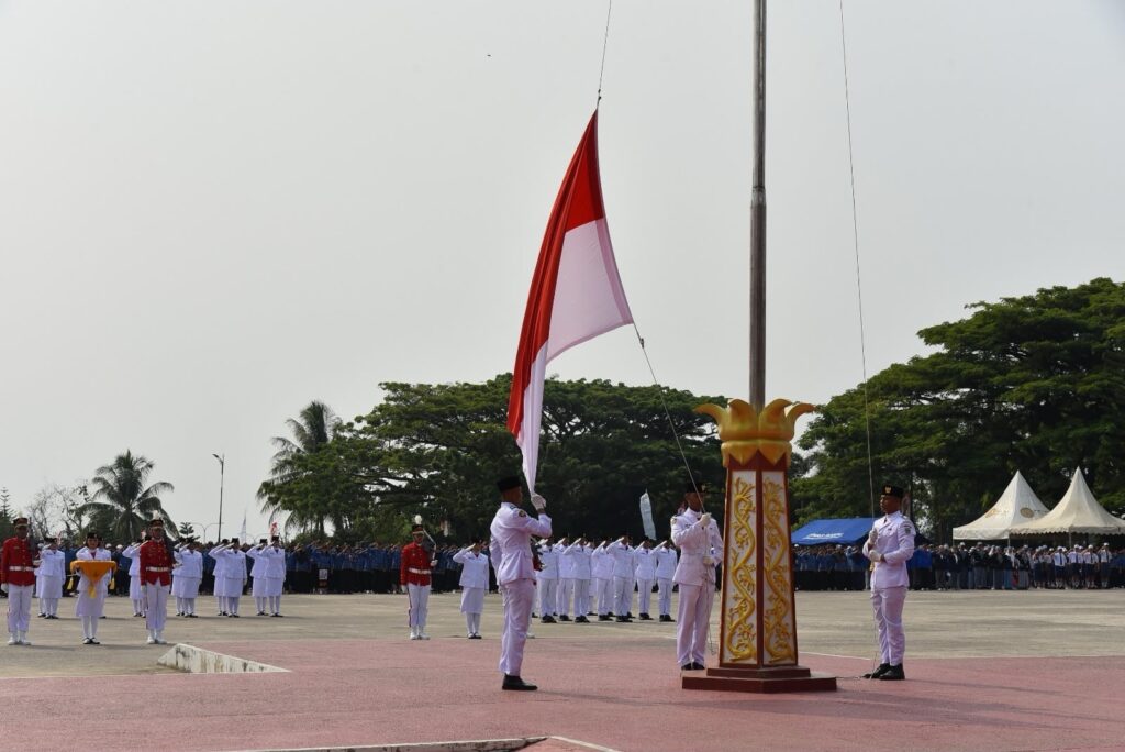 Semangat HUT Ke-81 RI, Bupati Frederick Edwin Ajak Masyarakat Bangun Kubar