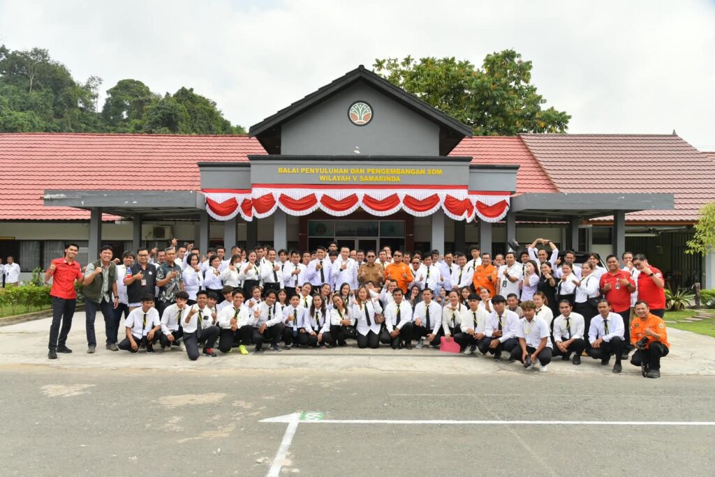 490 Masyarakat Peduli Api Kubar Ikuti Pelatihan Pengendalian Karhutla