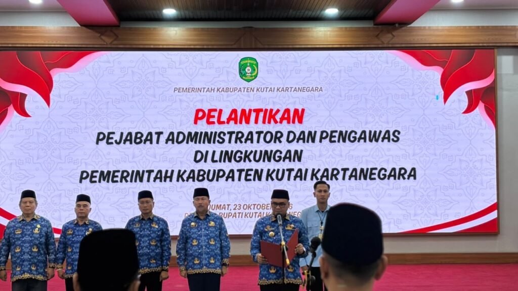 Bupati Aulia Lantik Pejabat Administrator dan Pengawas, Tekankan Inovasi dan Pelayanan Publik
